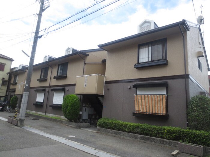 物件外観写真3　(エントランス部分)