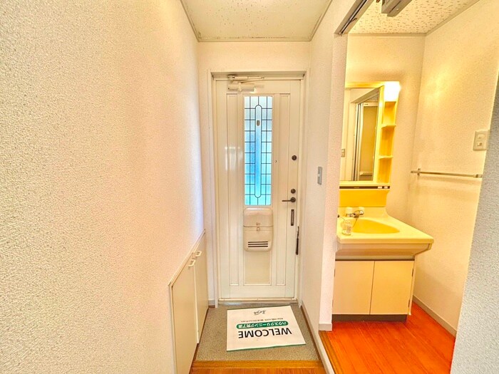 物件内観写真19　(玄関)