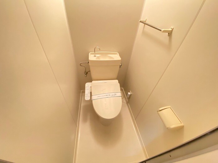 物件内観写真14　(トイレ)