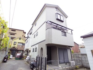 正覚町貸家外観写真