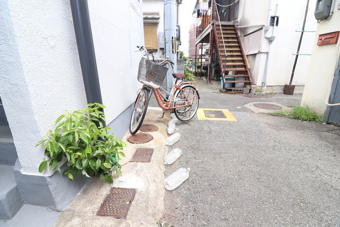 物件外観写真5　(駐輪場)