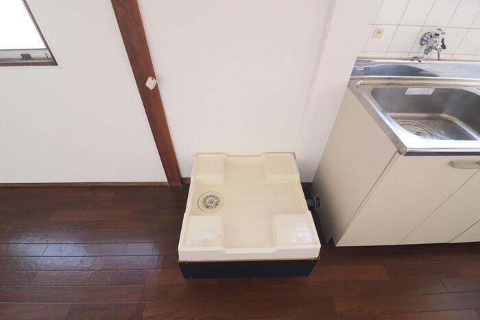 物件内観写真13　(洗濯機置場)