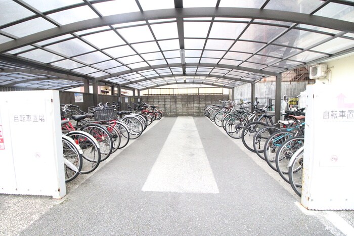 物件外観写真5　(駐輪場)