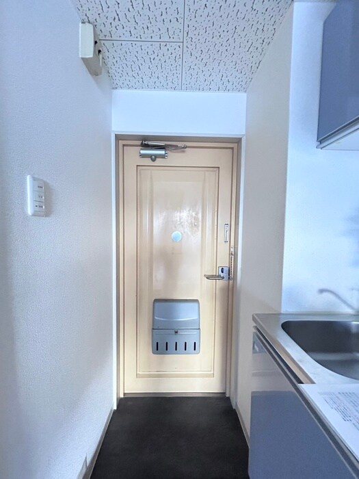 物件内観写真12　(玄関)