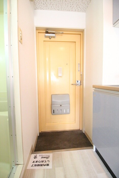 物件内観写真13　(玄関)