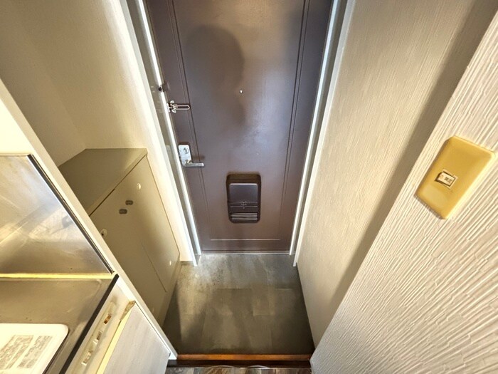 物件内観写真11　(玄関)