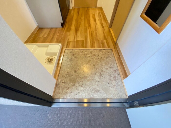 物件内観写真17　(玄関)