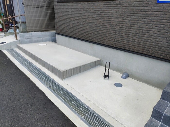 物件外観写真5　(駐輪場)