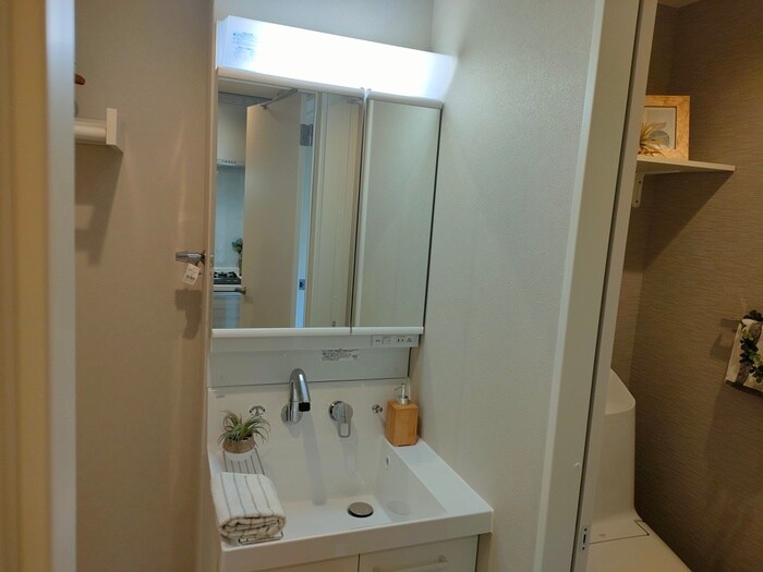 物件内観写真11　(洗面)