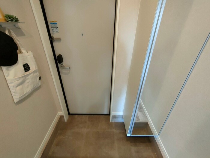 物件内観写真15　(玄関)