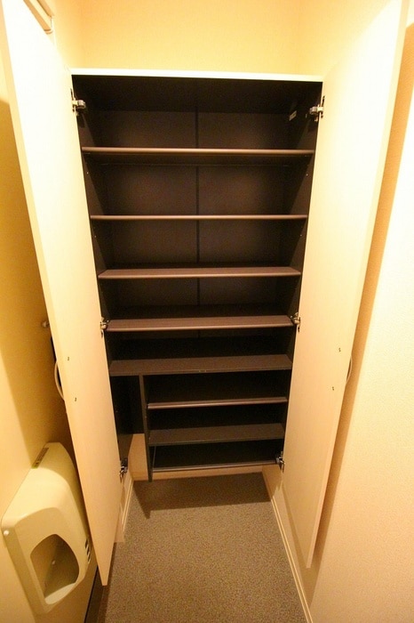 物件内観写真8　(靴箱)