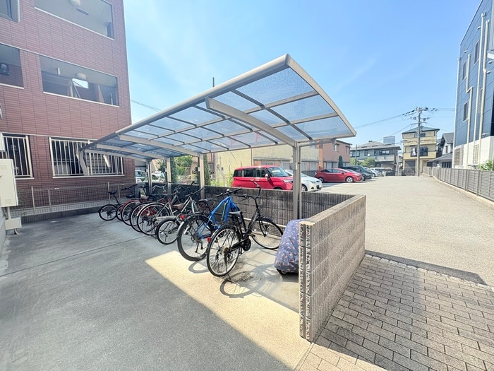 物件外観写真3　(駐輪場)