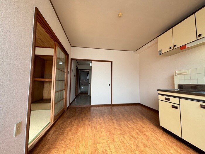 物件内観写真8　(居室)