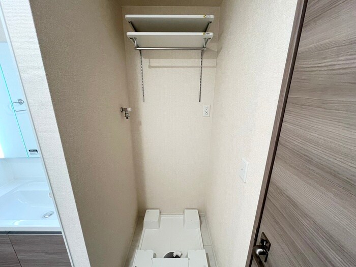 物件内観写真18　(洗濯機置場)