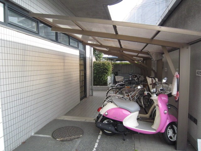 物件外観写真3　(駐輪場)