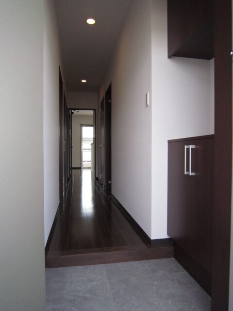 物件内観写真10　(玄関)