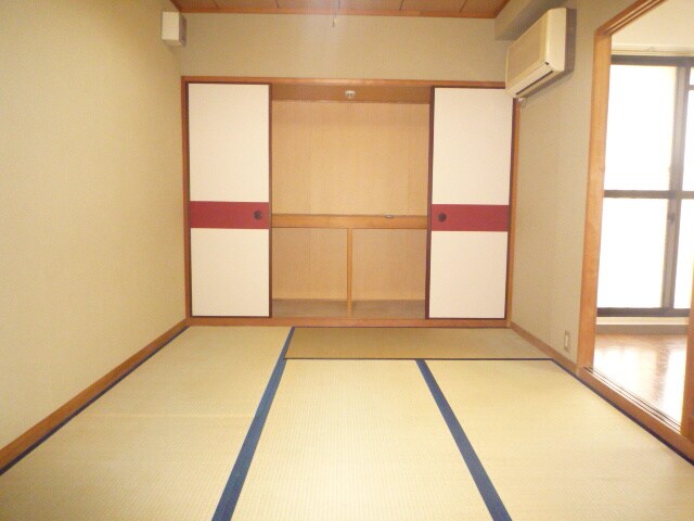 物件内観写真4　(居室)