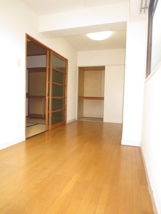 物件内観写真9　(居室)