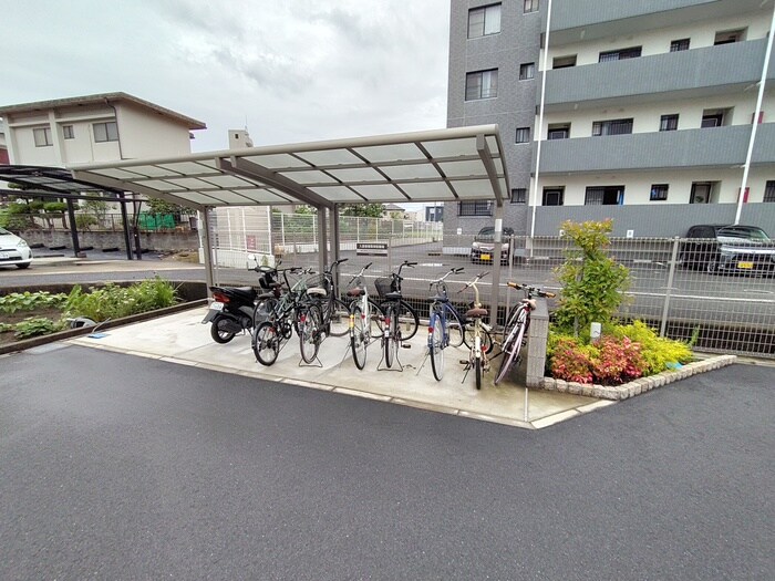 物件外観写真4　(駐輪場)