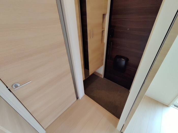 物件内観写真16　(玄関)