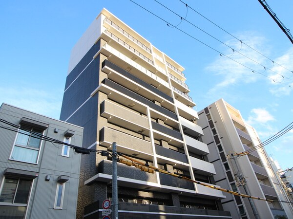 建築中