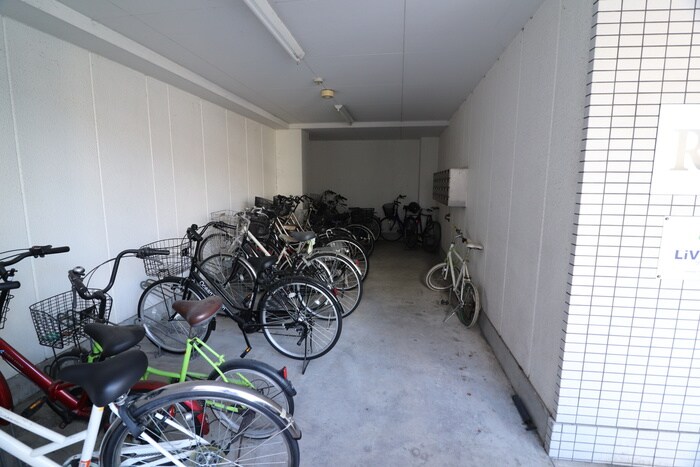 物件外観写真5　(駐輪場)