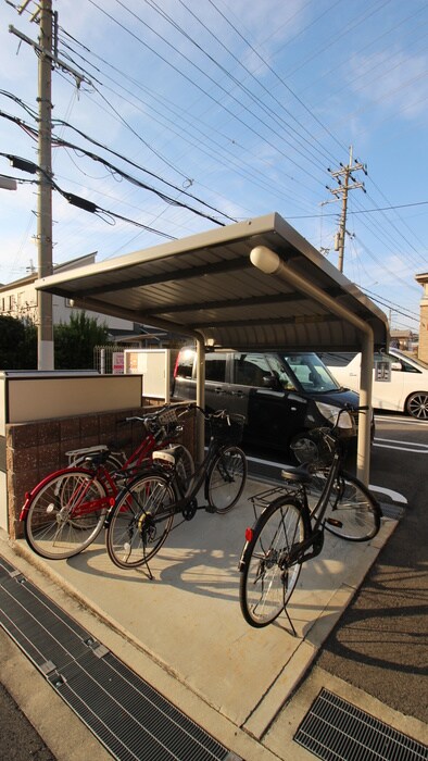 物件外観写真6　(駐輪場)