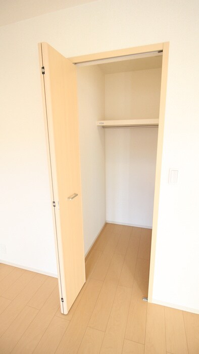 物件内観写真12　(収納)