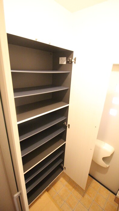 物件内観写真14　(靴箱)