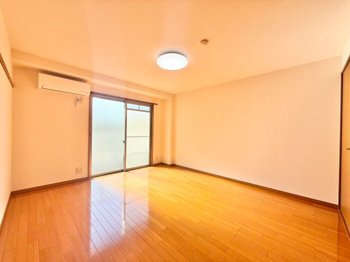 物件内観写真10　(居室)