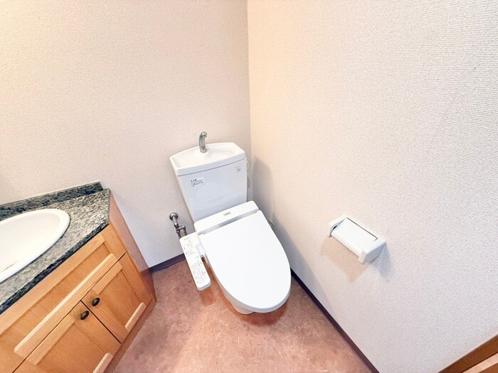 物件内観写真14　(トイレ)