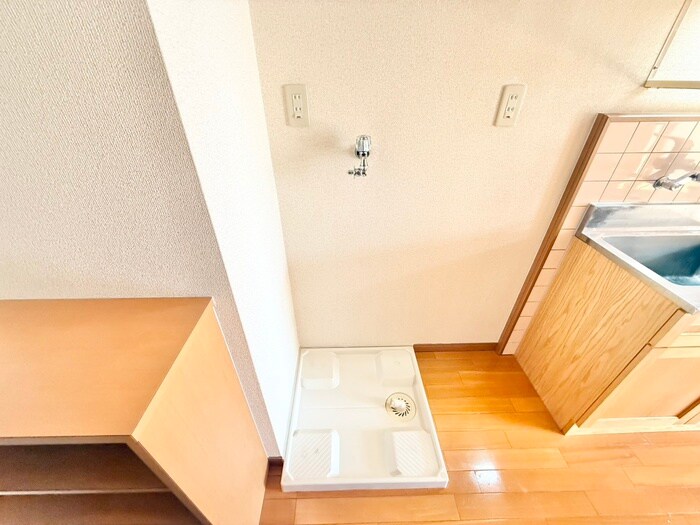 物件内観写真19　(洗濯機置場)