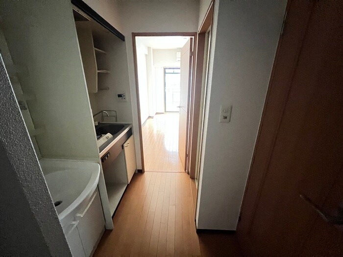 物件内観写真20　(廊下)