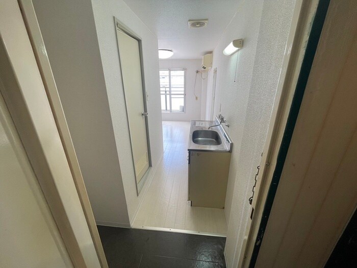 物件内観写真8　(廊下)