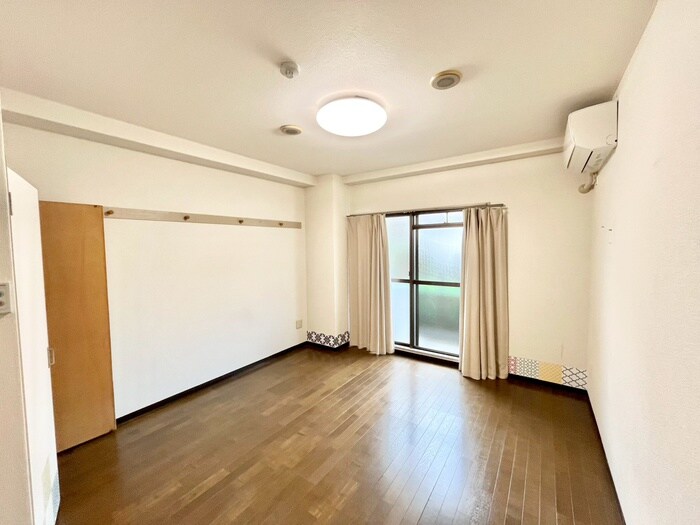 物件内観写真2　(居室)