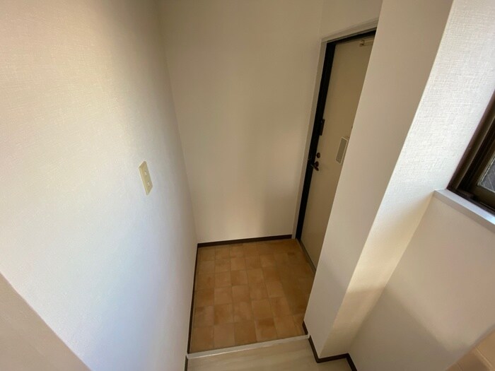 物件内観写真14　(玄関)