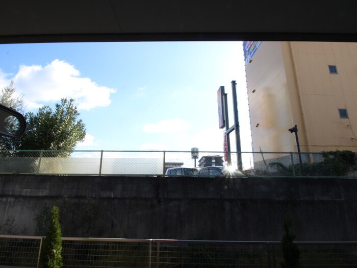 物件内観写真19　(室内からの展望)