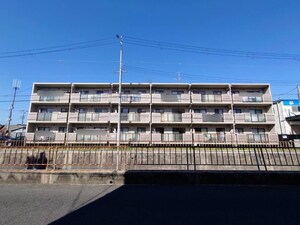 マルシェ利亀外観写真