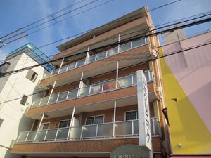 ロイヤルコ－トナグラ外観写真