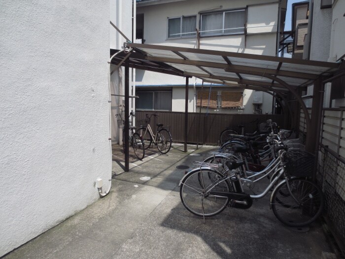 物件外観写真4　(駐輪場)