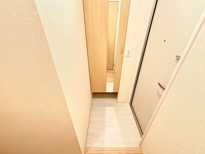 物件内観写真18　(玄関)