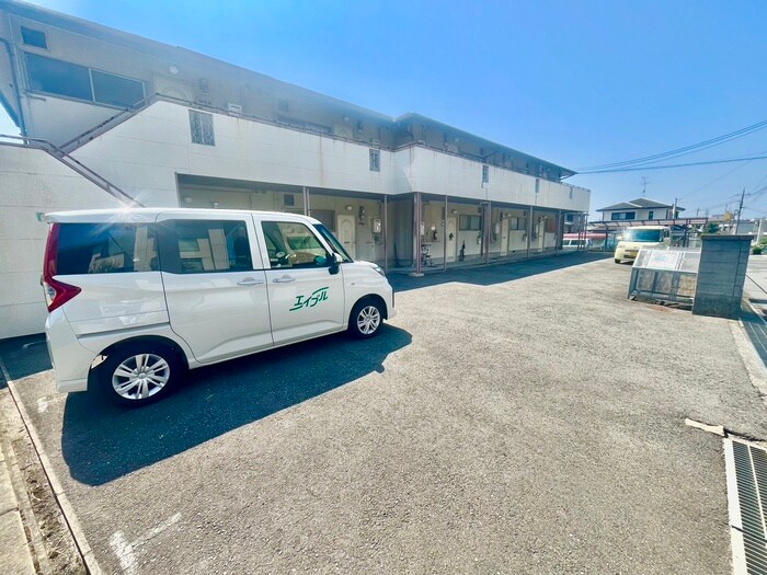 物件外観写真3　(駐車場)