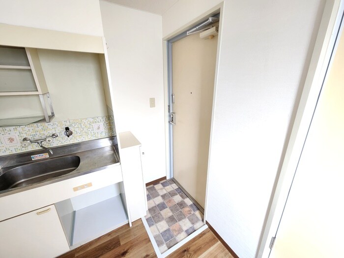 物件内観写真18　(玄関)