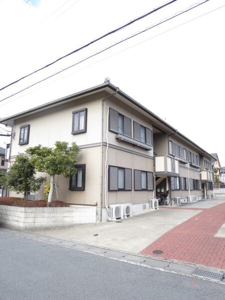 ジュネローザ宝ケ池外観写真