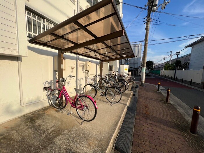 物件外観写真5　(駐輪場)