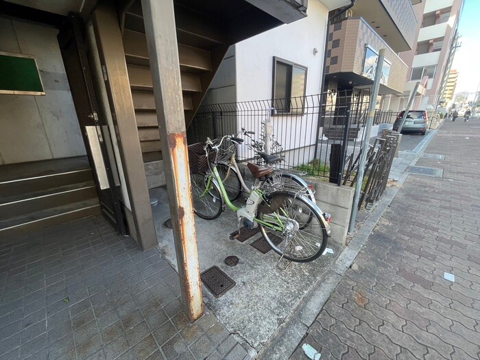 物件外観写真5　(駐輪場)