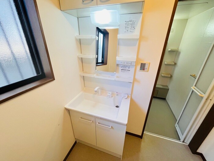 物件内観写真11　(洗面)