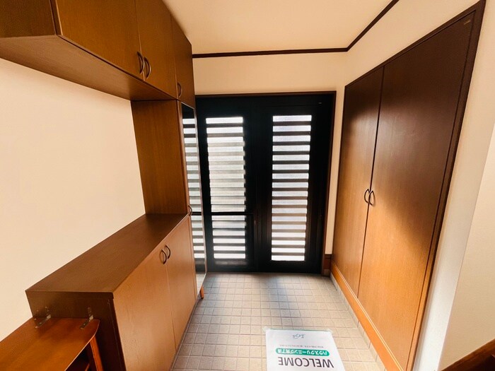 物件内観写真15　(玄関)