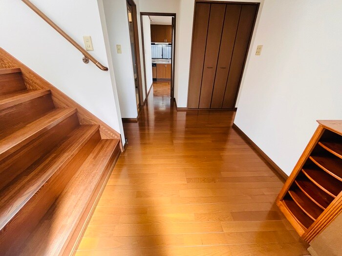 物件内観写真18　(廊下)