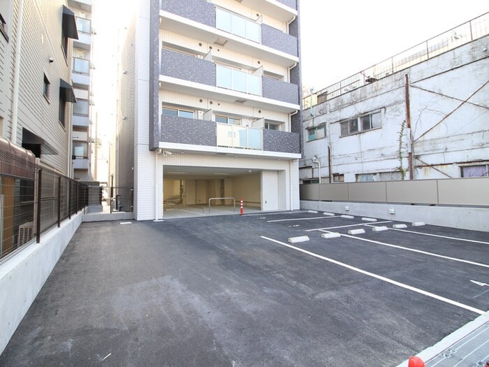 物件外観写真5　(駐車場)